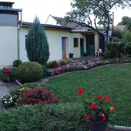 Appartamento Sobe Ana Sombor Esterno foto